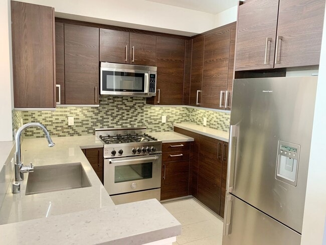 Building Photo - Chic 1BD/1BA in the Heart of Hayes Valley!...