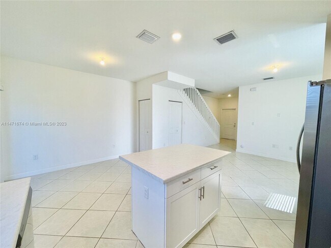 Building Photo - 18090 SW 147th Ct