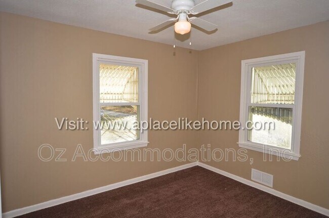 Building Photo - 9811 Marsh Ave