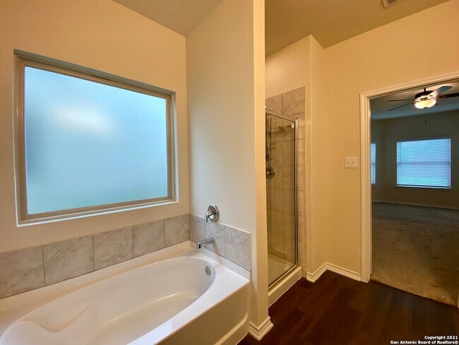 Building Photo - 491 Hunters Rnch E