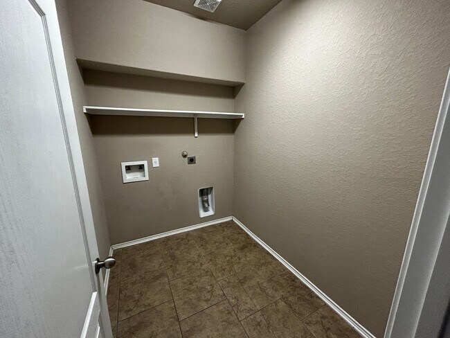 Building Photo - 618 Holliman Pkwy