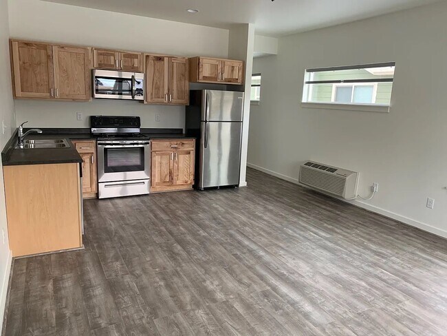 Building Photo - Cottonwood Road Duplex