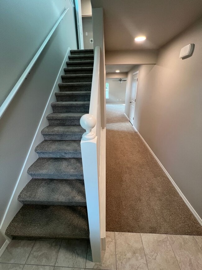 Building Photo - PRICE DROP!! MOVE IN SPECIAL! 3bd/2.5ba BR...