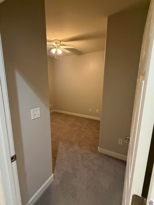 Building Photo - 2647 Legends Dr