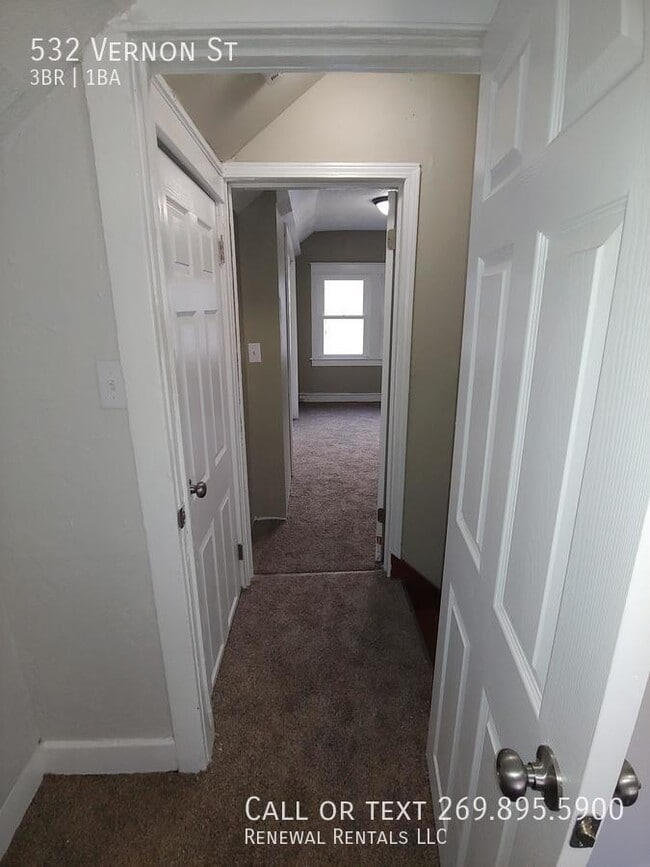 Building Photo - 532 Vernon St