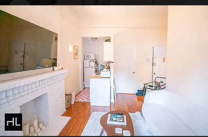 Building Photo - W. 26th St, 5th Ave