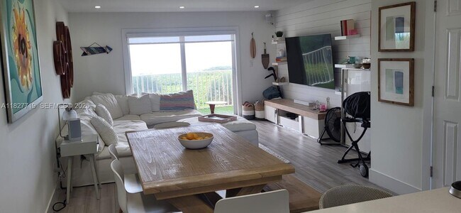 Building Photo - 1550 S Ocean Dr