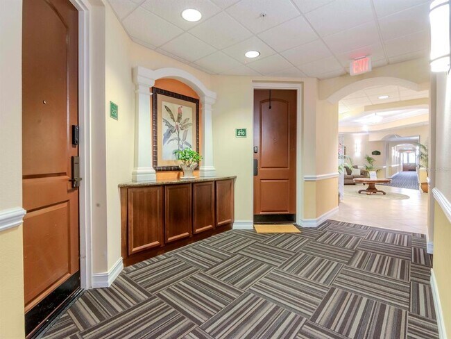 Building Photo - 13941 Clubhouse Dr