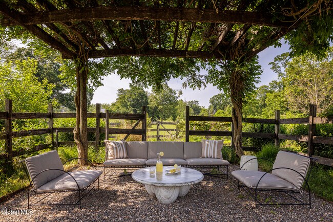 Building Photo - 243 Morton Rd