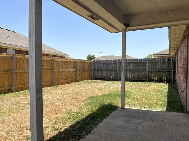 Building Photo - 10201 Lilac Ln
