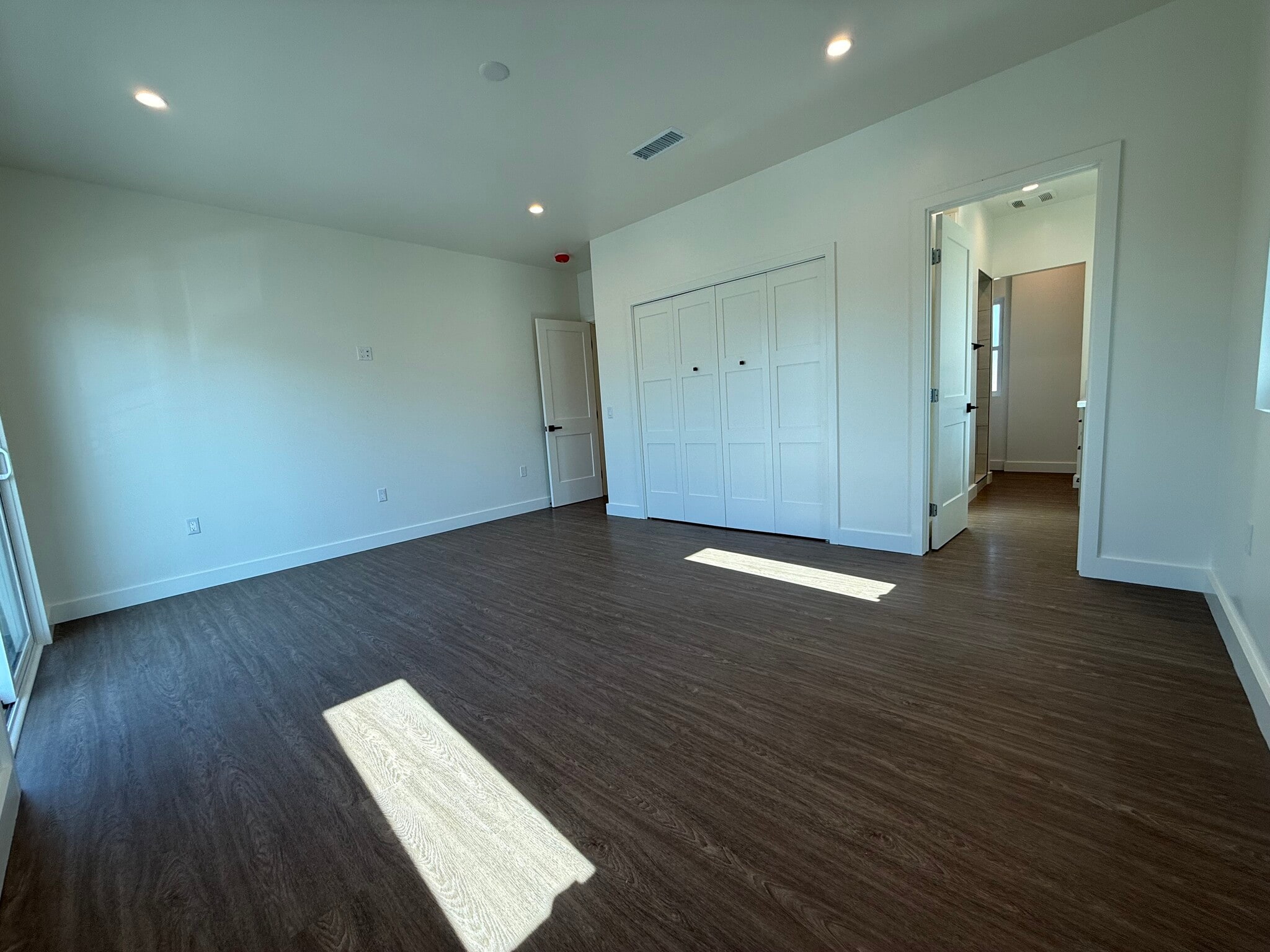 Master Bedroom - 1809 Lake St