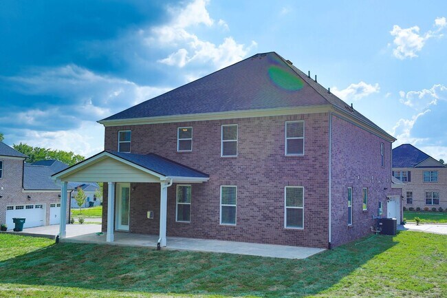 Building Photo - 5032 Ozment Dr