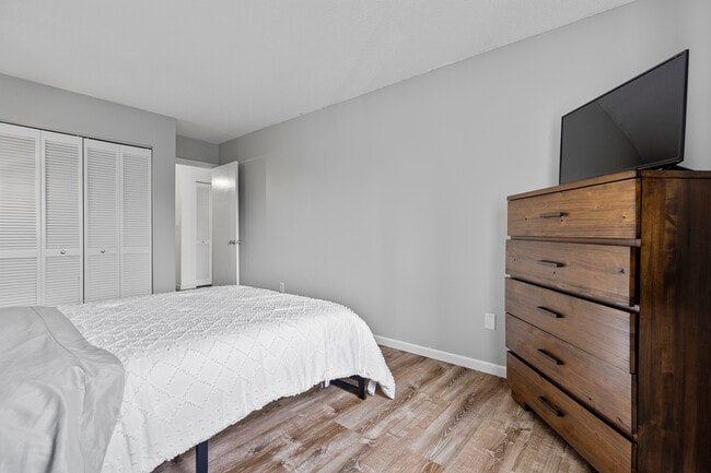 Building Photo - 109 Peddlers Dr