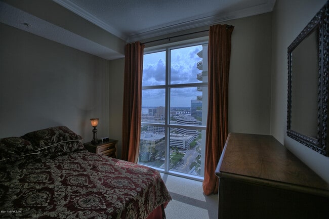 Building Photo - 1431 Riverplace Blvd