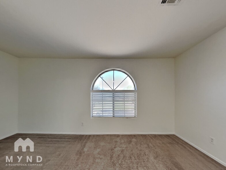 Building Photo - 1837 S 217th Ave