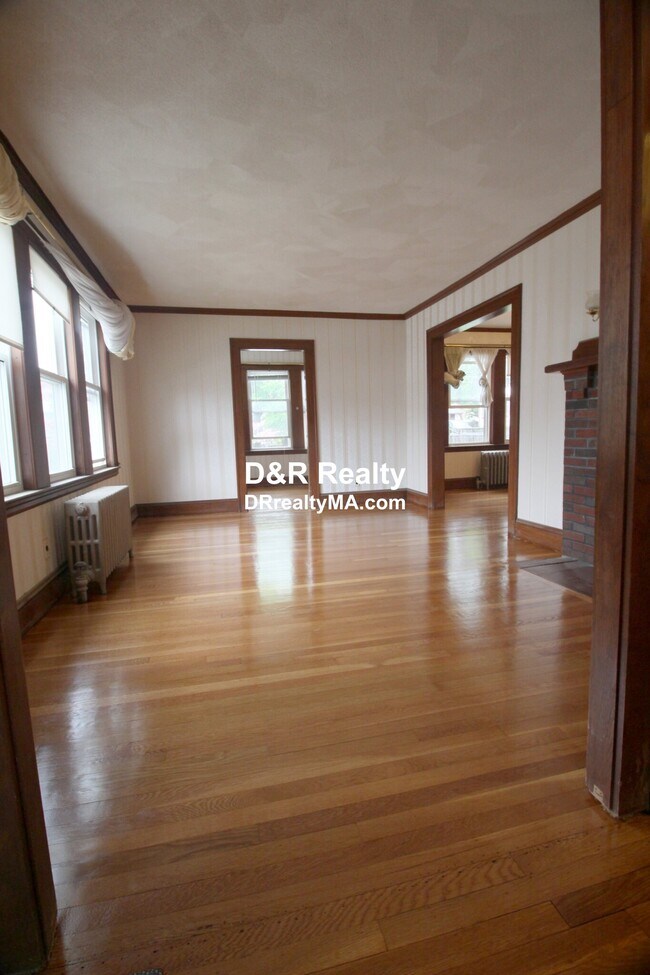 Building Photo - 235 Ashcroft Rd