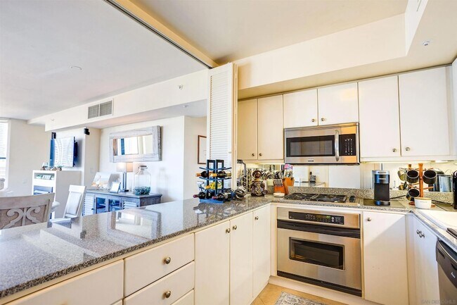 Building Photo - 500 W Harbor Dr