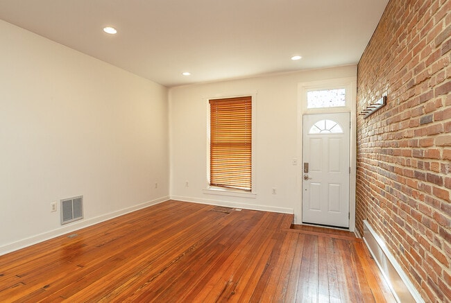 Building Photo - 1242 E Fort Ave