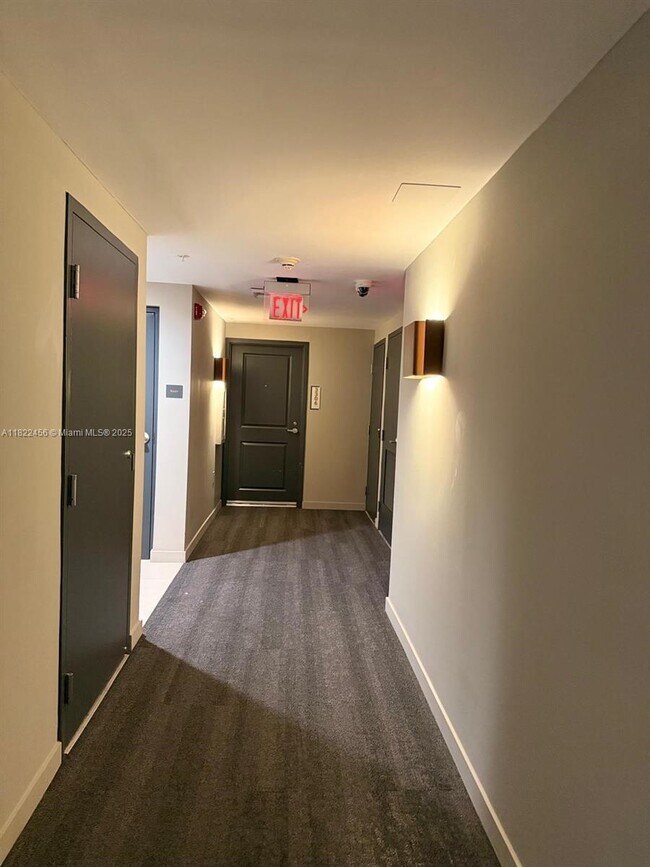 Building Photo - 1250 S Miami Ave