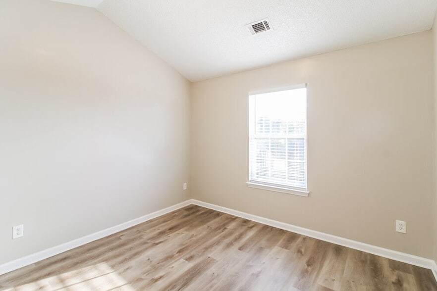 Building Photo - 6657 Delaware Bend
