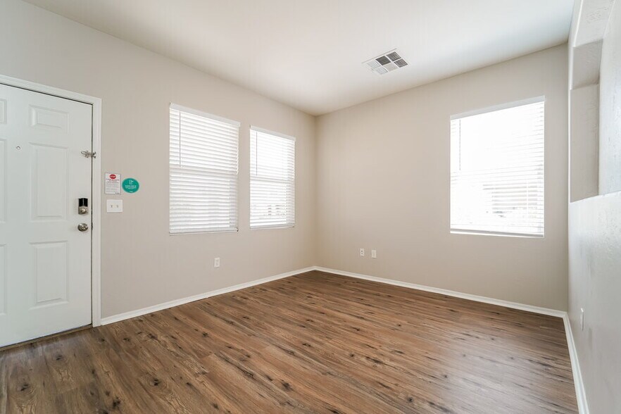 Building Photo - 2838 S Benton Cir