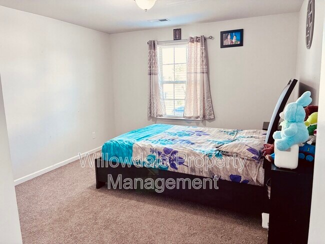 Building Photo - 993 Deaton Dr