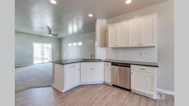 Building Photo - 3969 W Peak Cloud Dr