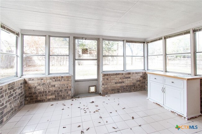 Building Photo - 1201 Hughes Ave