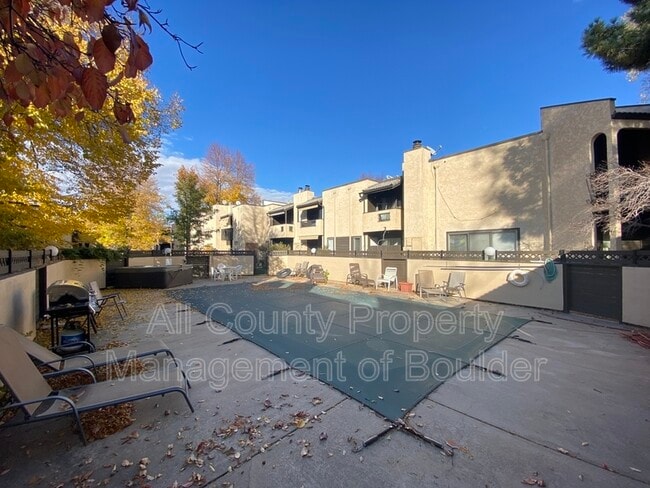 Building Photo - 2982 Shady Hollow W