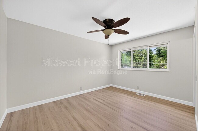 Building Photo - 2765 Chelsea Dr