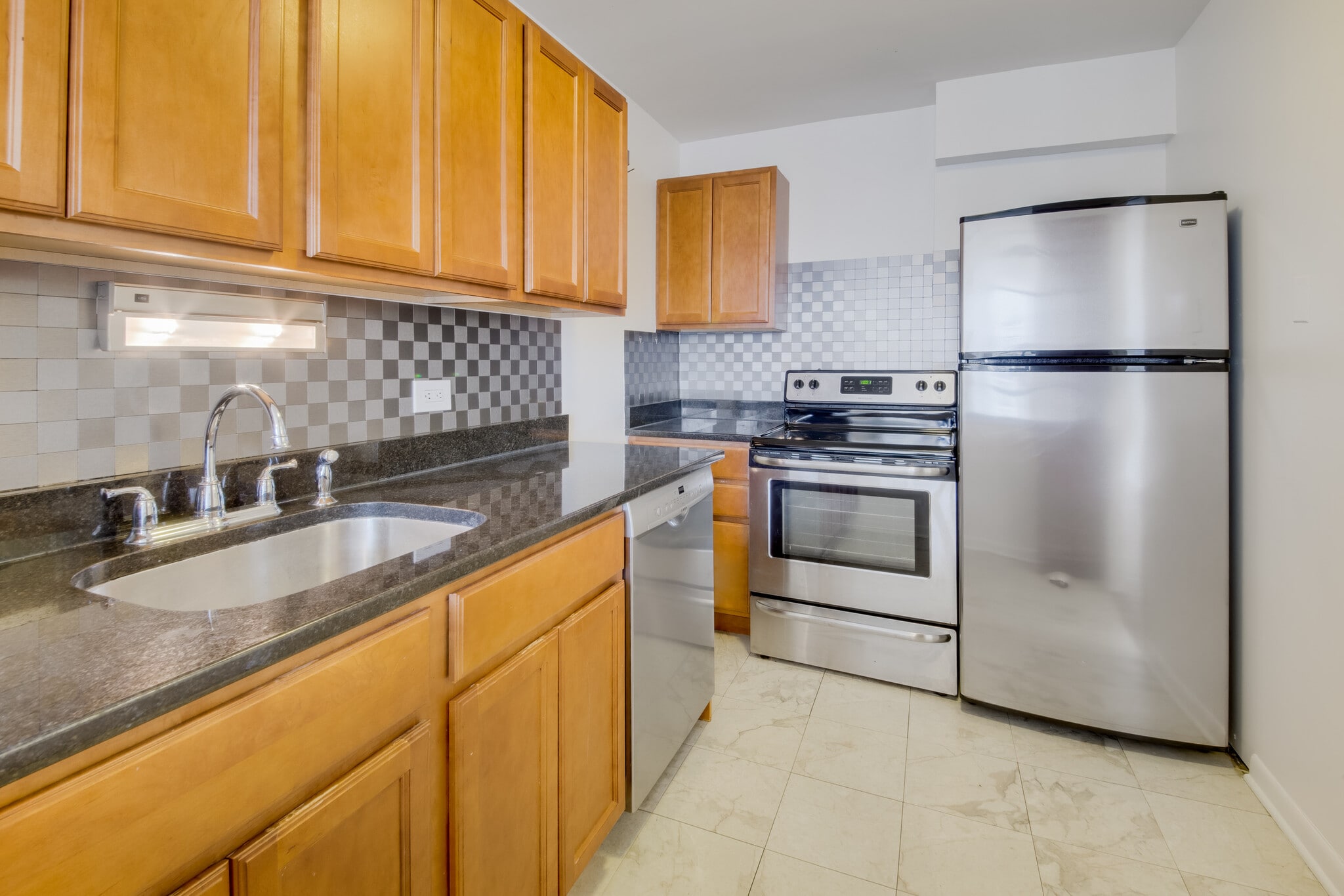 Building Photo - 5415 N Sheridan Rd