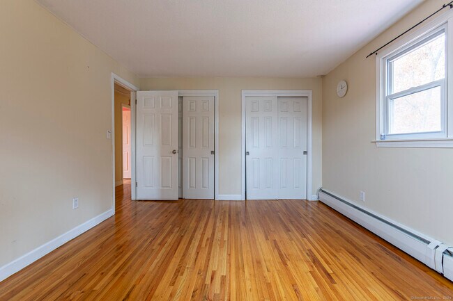 Building Photo - 288 Candlewyck Dr