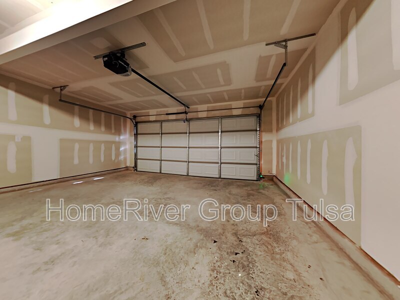 Building Photo - 7509 E 157th Pl S