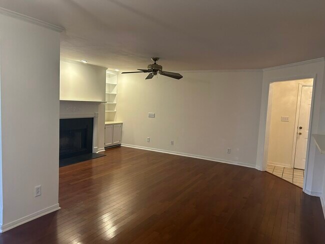 Building Photo - Move-in Ready Luxurious 2 bedroom, 2 bathroom affordable condo in Hoover, Alabama