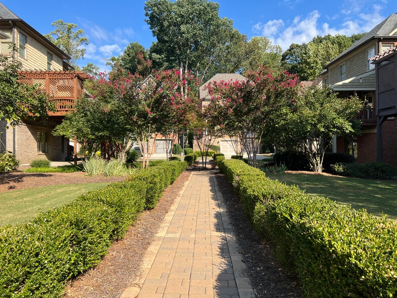 Building Photo - 7955 Magnolia Sq