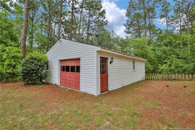 Building Photo - 853 Foxcroft Dr