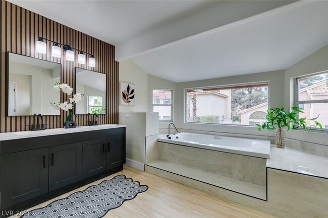 Building Photo - 821 Long Branch Dr