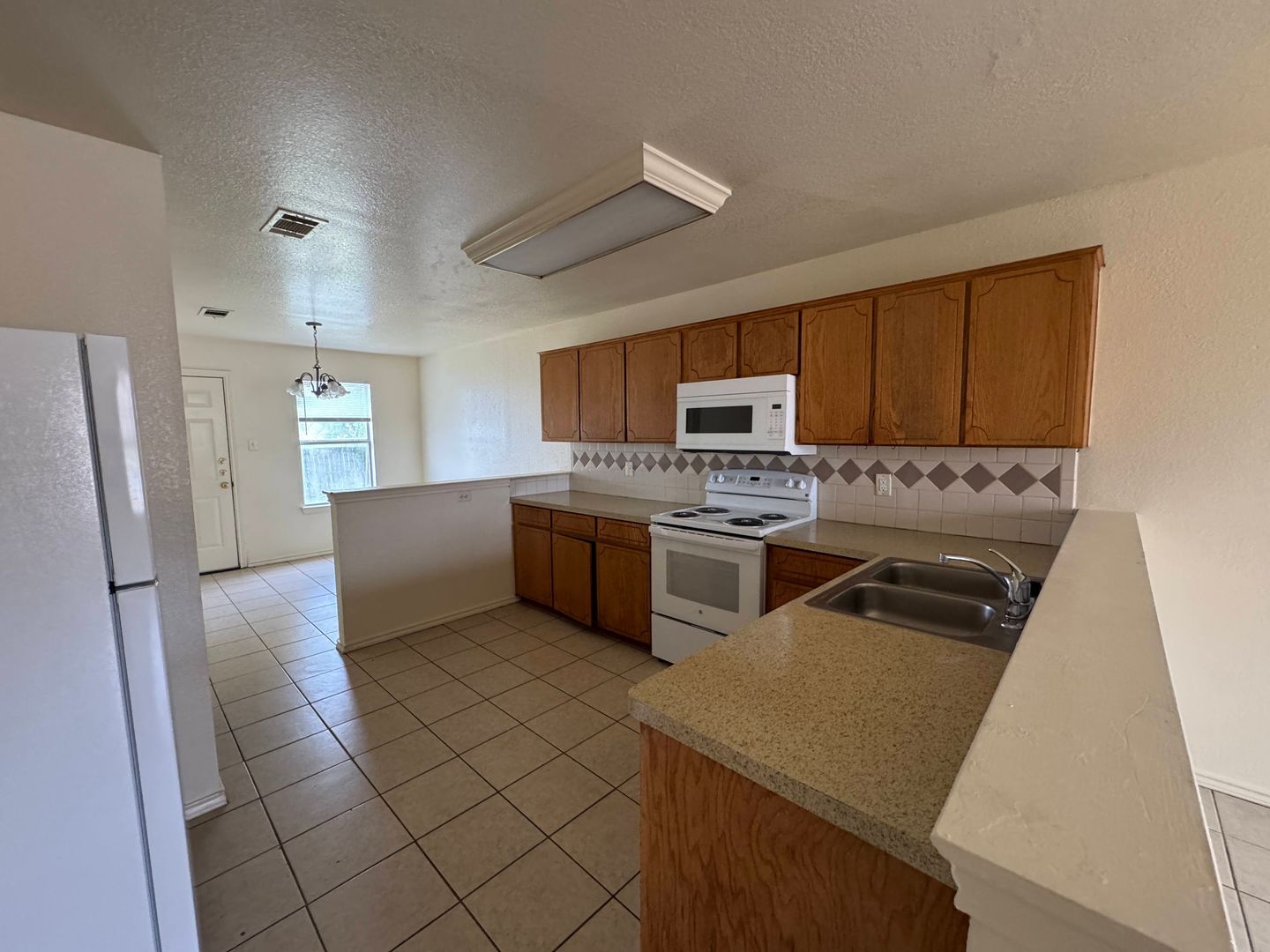 Building Photo - 1300 Dugger Cir