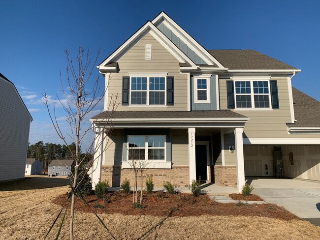 Building Photo - Resort life for your family in the Palisades!