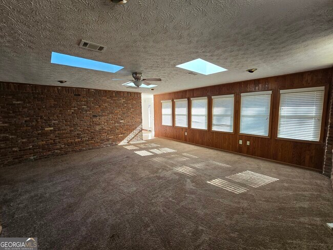 Building Photo - 170 Port Antonio Ct SW