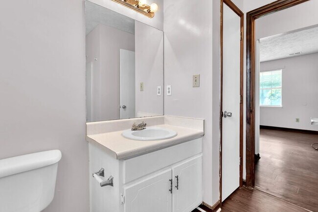 Building Photo - Upgraded Duplex with Huge Yard