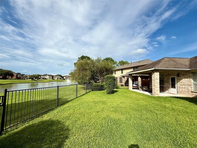 Building Photo - 3221 River Birch Dr