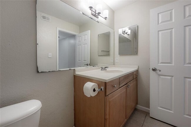 Building Photo - 12261 Sailwinds Dr