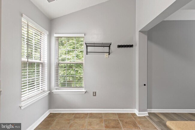 Building Photo - 15605 Everglade Ln