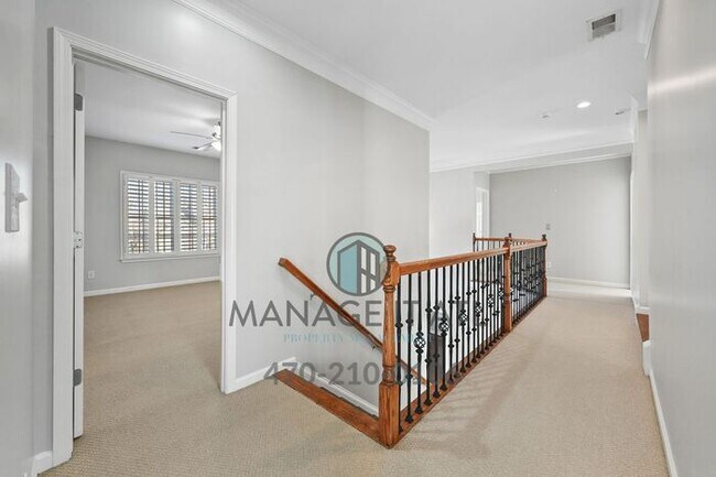 Building Photo - Fabulous 5-bedroom house with modern ameni...