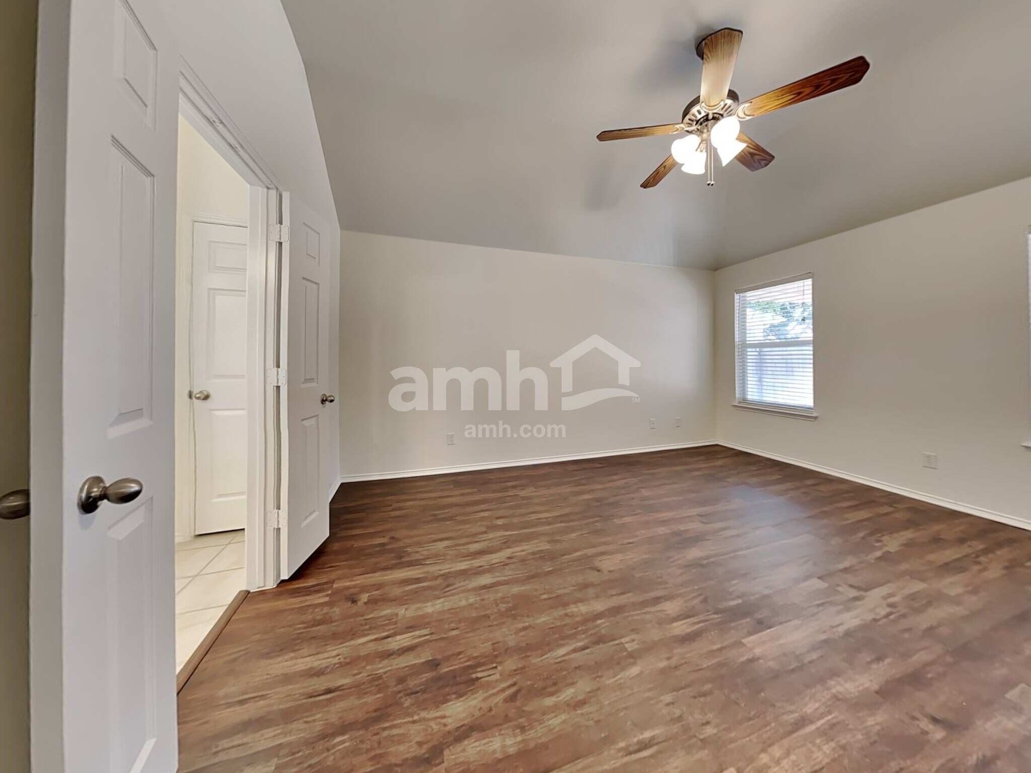 Building Photo - 4406 Shady Elm Dr