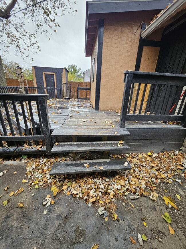 Building Photo - 4009 Oliver Ave