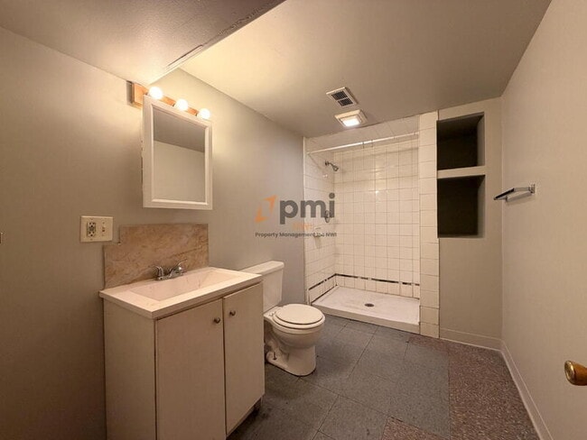 Building Photo - 3708 Ivy St