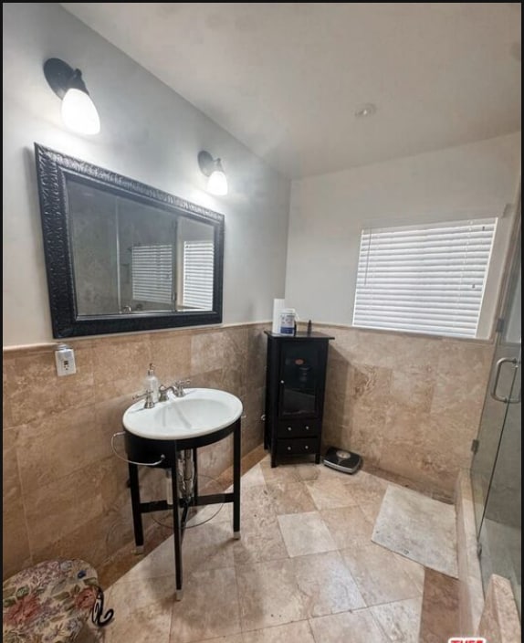 Building Photo - 4191 Angeles Vista Blvd