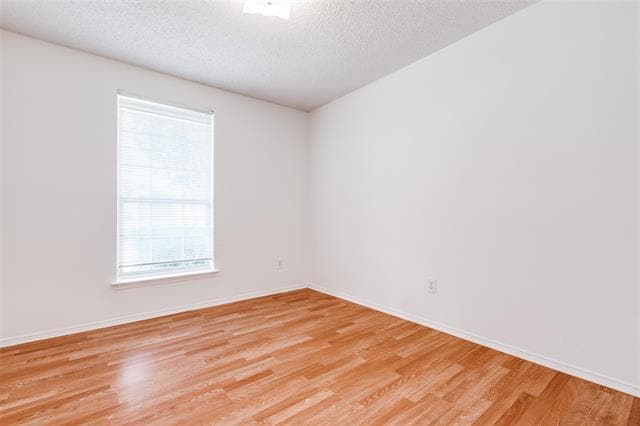 Building Photo - 2624 Crystal Falls Dr